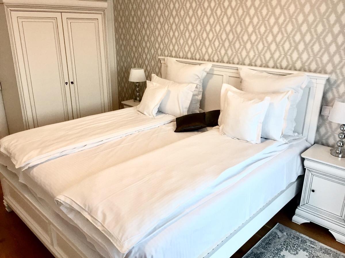 Flori De Iulie Apartamente Brassó Kültér fotó