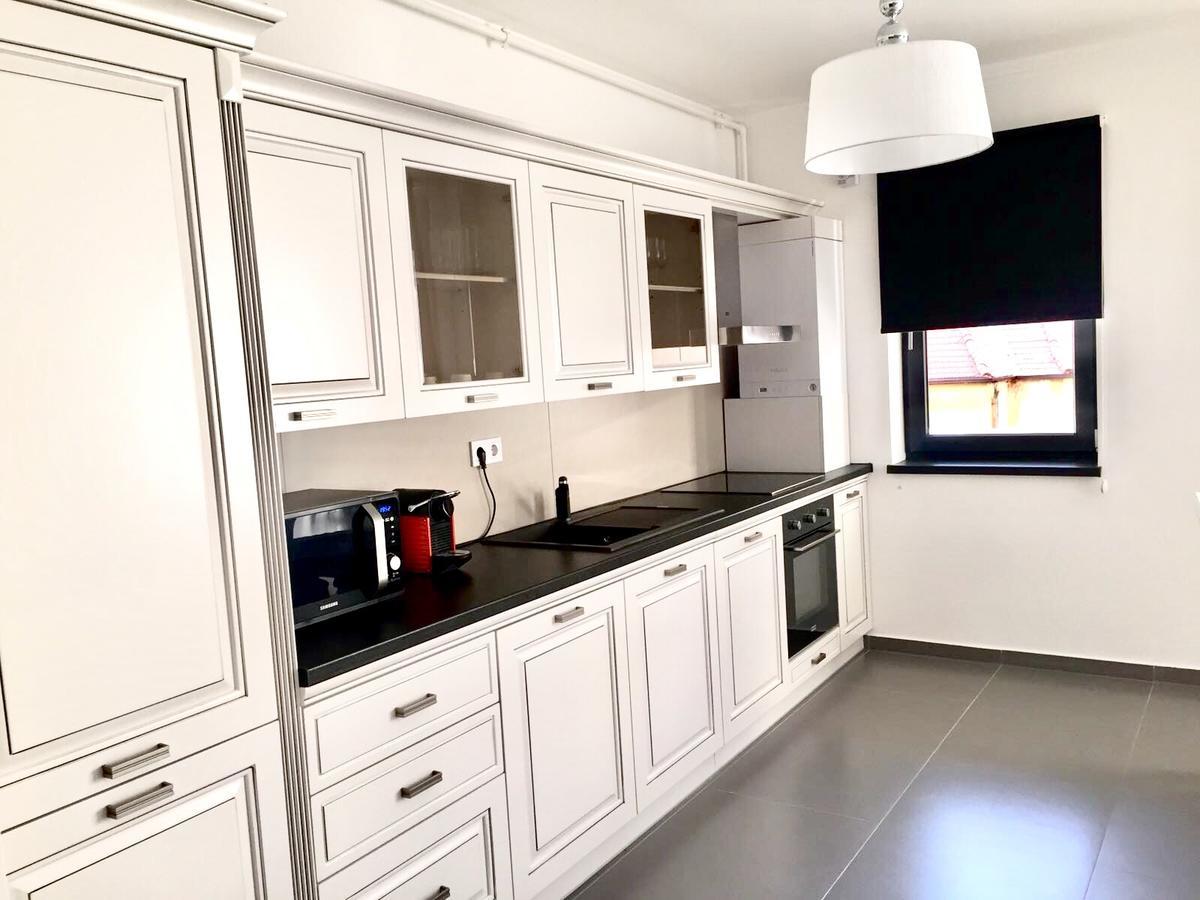 Flori De Iulie Apartamente Brassó Kültér fotó