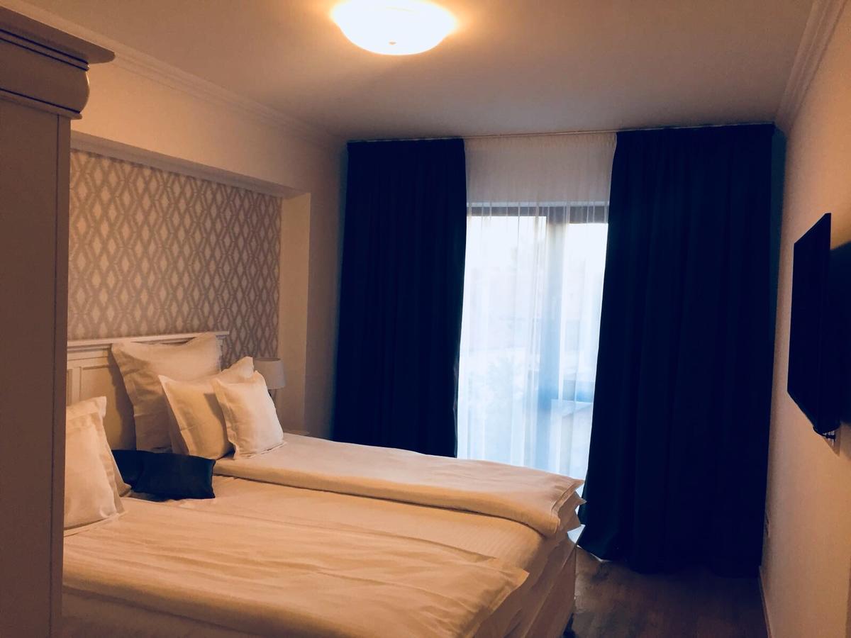 Flori De Iulie Apartamente Brassó Kültér fotó