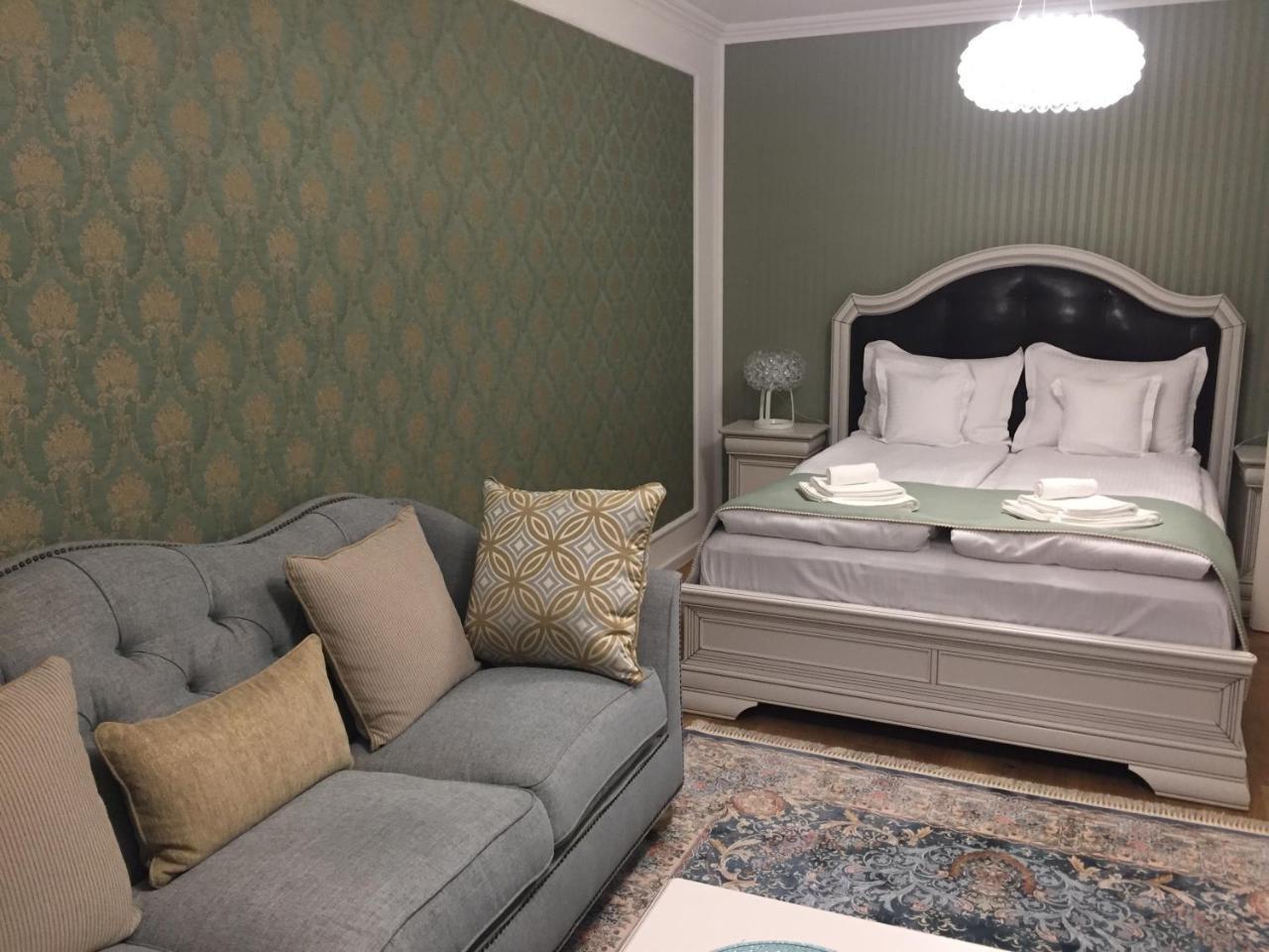 Flori De Iulie Apartamente Brassó Kültér fotó
