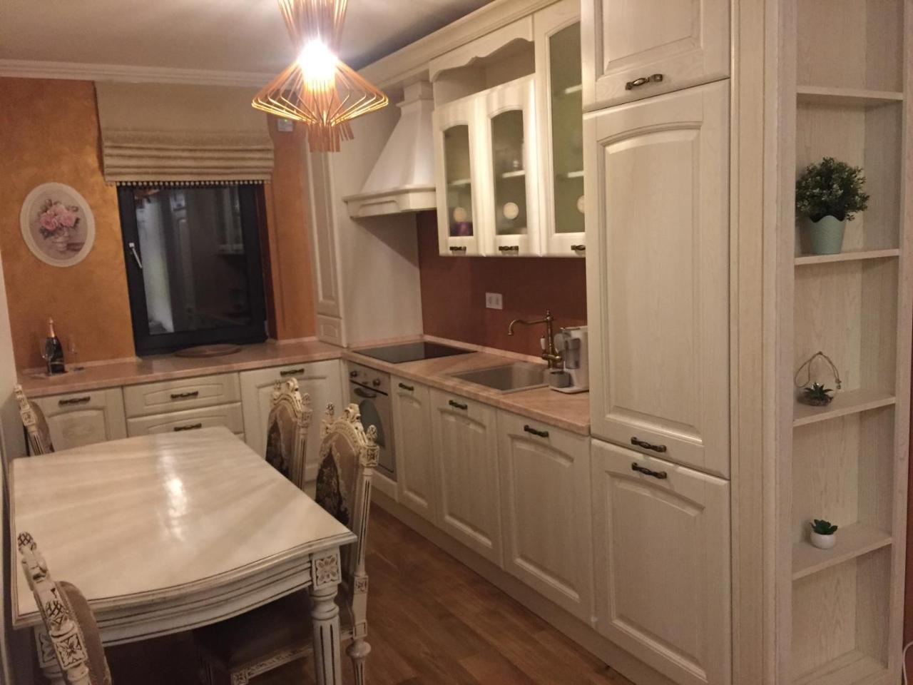 Flori De Iulie Apartamente Brassó Kültér fotó