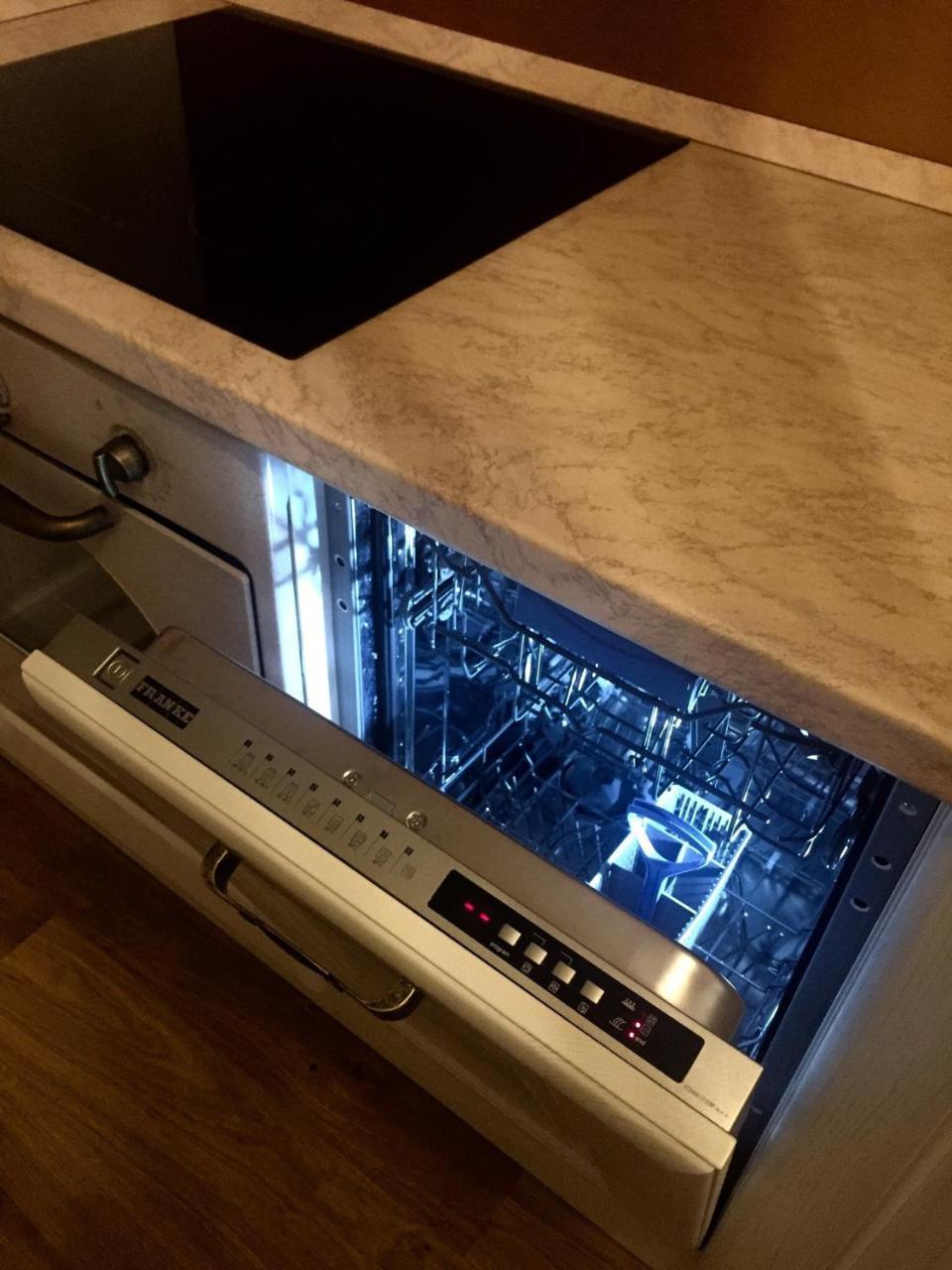 Flori De Iulie Apartamente Brassó Kültér fotó