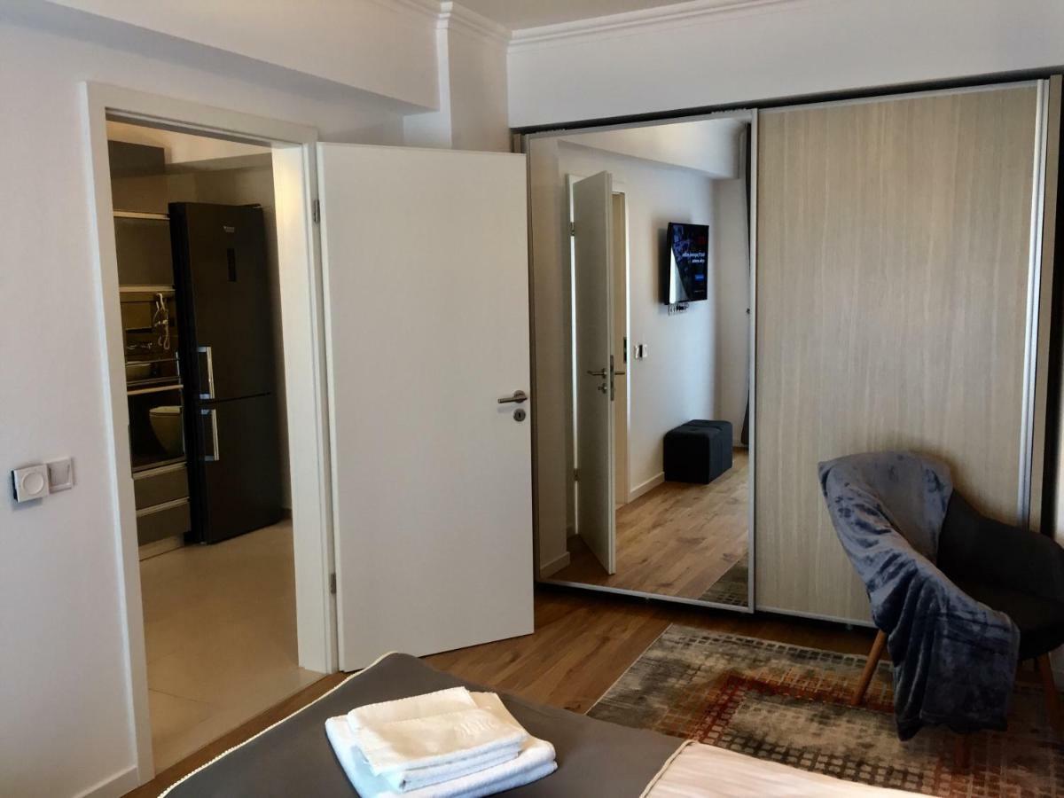 Flori De Iulie Apartamente Brassó Kültér fotó