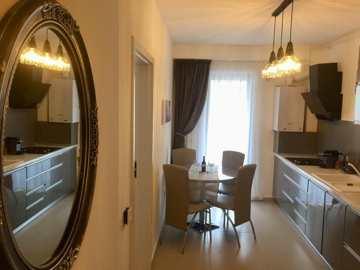 Flori De Iulie Apartamente Brassó Kültér fotó