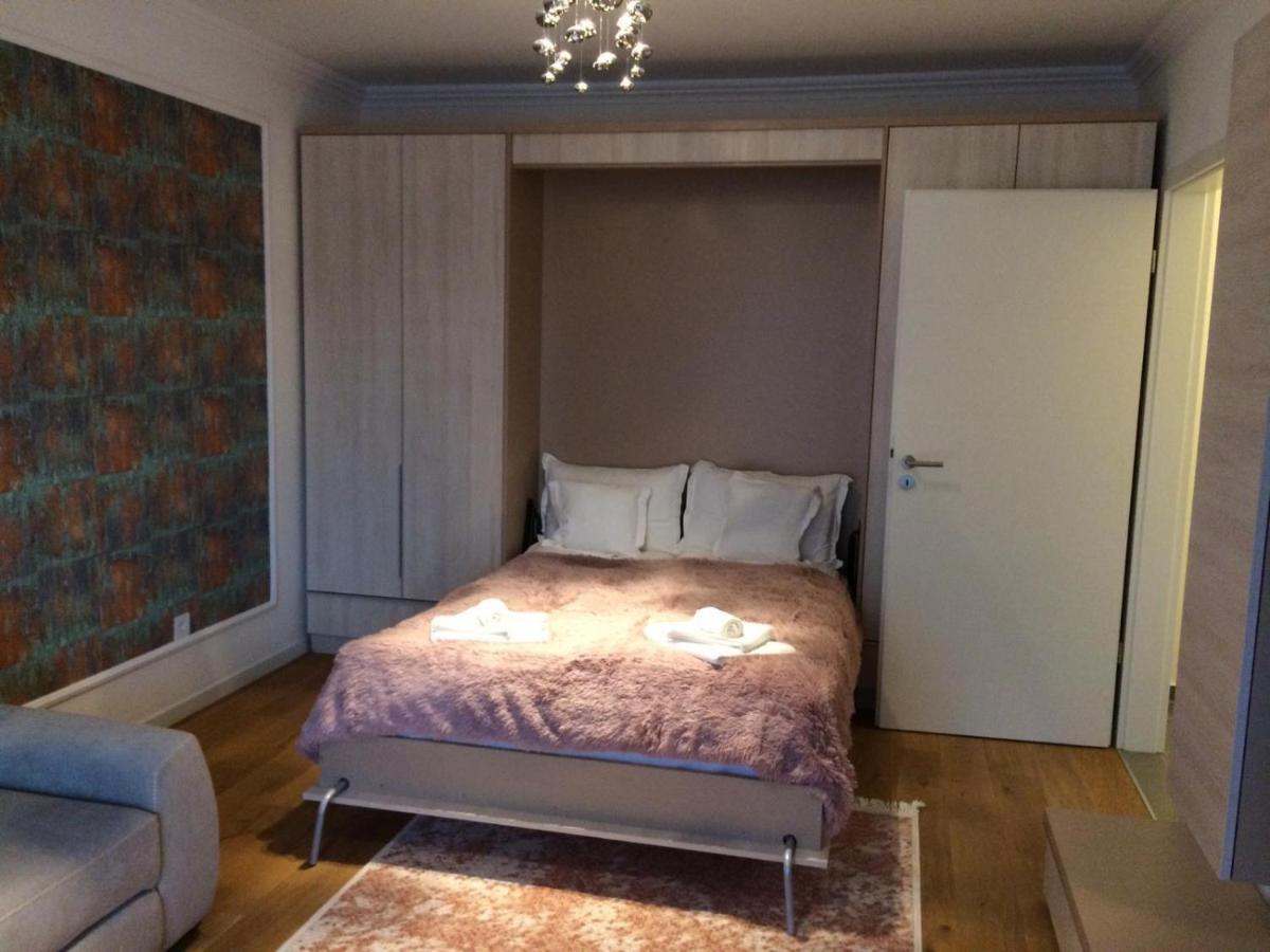 Flori De Iulie Apartamente Brassó Kültér fotó