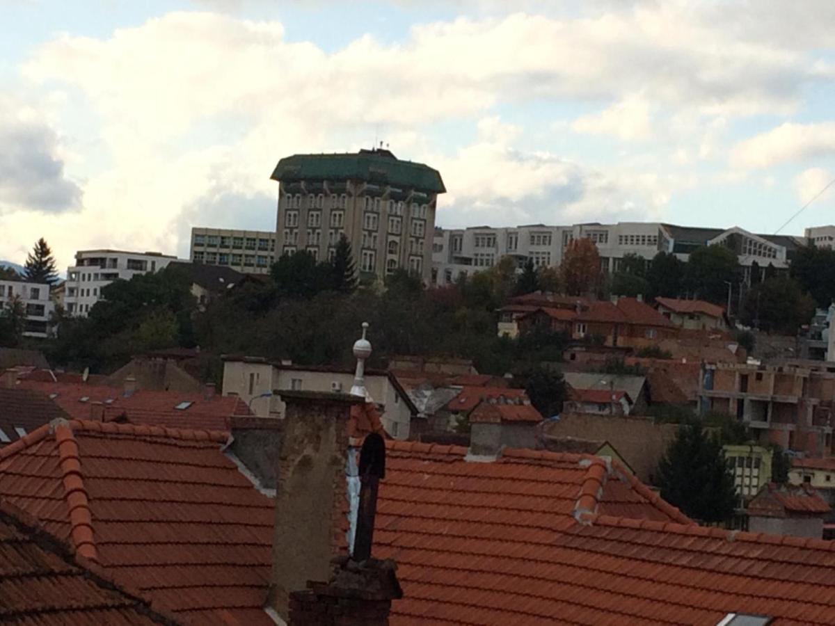 Flori De Iulie Apartamente Brassó Kültér fotó